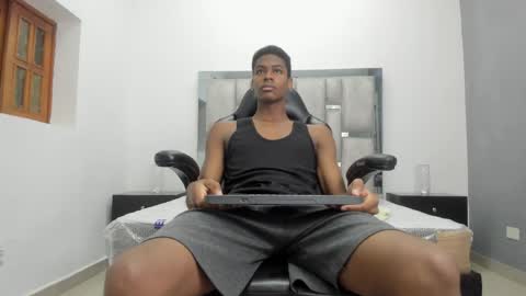 Snapshot of khris__evans chatting on April 18, 2026, 11:14 am Kris Evans online show from April 18, 2026, 11:14 am