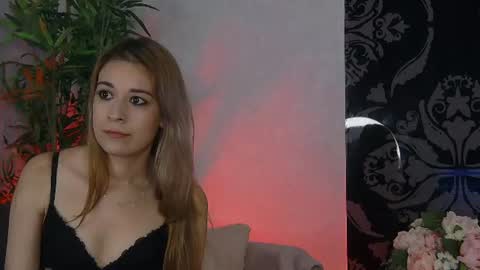 Snapshot of khristybells chatting on July 7, 2026, 6:47 am khristybells online show from July 7, 2026, 6:47 am