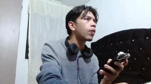 Adrian  Chlloe online show from September 18, 2025, 1:40 am