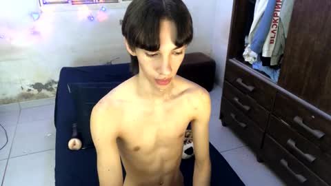 Snapshot of kiantwink chatting on January 6, 2025, 9:54 pm kiantwink online show from January 6, 2025, 9:54 pm