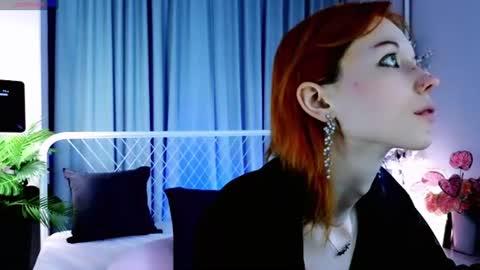 Snapshot of kiara_dream chatting on July 17, 2026, 10:36 pm Kira online show from July 17, 2026, 10:36 pm