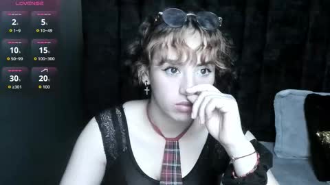 Snapshot of kiara_fox__ chatting on December 18, 2025, 1:06 pm KIARA FOX online show from December 18, 2025, 1:06 pm