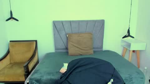 Snapshot of kiara_fox__ chatting on May 1, 2026, 8:24 pm KIARA FOX online show from May 1, 2026, 8:24 pm