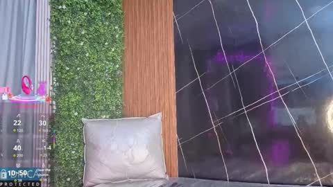 Snapshot of kiara_zahiri_ chatting on October 21, 2025, 10:49 am Kiara Zahiri online show from October 21, 2025, 10:49 am