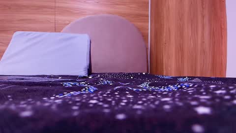 kiaralopez_ online show from May 26, 2026, 3:02 am