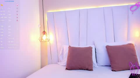 kiarha  online show from January 10, 2025, 3:18 am