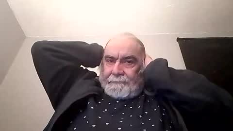 KICKINME online show from November 30, 2025, 8:46 pm