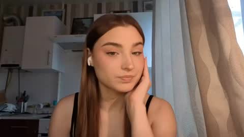 Snapshot of kierstentates chatting on April 22, 2026, 7:22 am Ola my name is Lissa Lets hit 10 Thumbs Up together online show from April 22, 2026, 7:22 am