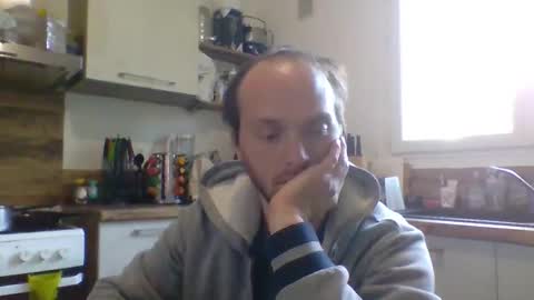 Snapshot of kiina_ chatting on November 20, 2025, 1:22 pm kiina_ online show from November 20, 2025, 1:22 pm