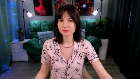 Kika online show from April 2, 2026, 2:15 pm