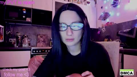 Snapshot of kiki_cute__ chatting on February 1, 2026, 10:41 pm Kiki online show from February 1, 2026, 10:41 pm