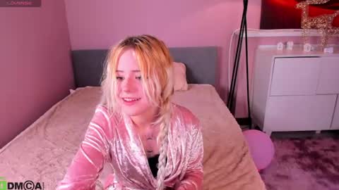 Snapshot of kiki_peach chatting on June 23, 2026, 12:25 pm Jessica online show from June 23, 2026, 12:25 pm