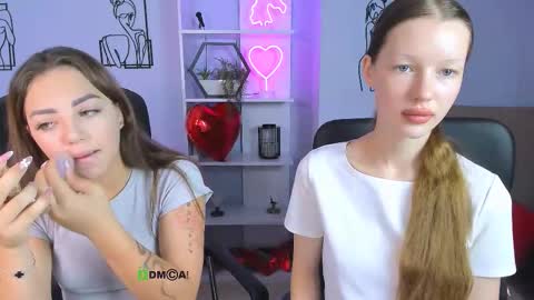 kiki_swan online show from September 17, 2025, 5:53 am