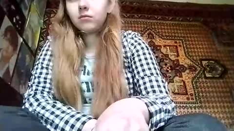 kikibang_ online show from February 3, 2026, 8:19 am