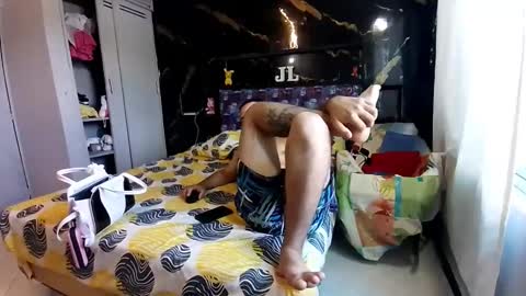 Snapshot of kikio2724 chatting on January 17, 2026, 4:11 pm Horny and sweet husband online show from January 17, 2026, 4:11 pm