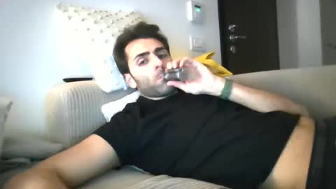 kikkus01 online show from February 4, 2025, 8:06 pm