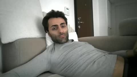 kikkus01 online show from February 14, 2025, 2:54 pm