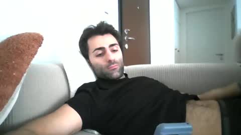 kikkus01 online show from February 21, 2025, 9:02 am