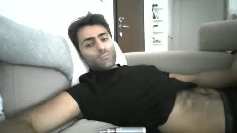 kikkus01 online show from October 25, 2025, 2:02 pm