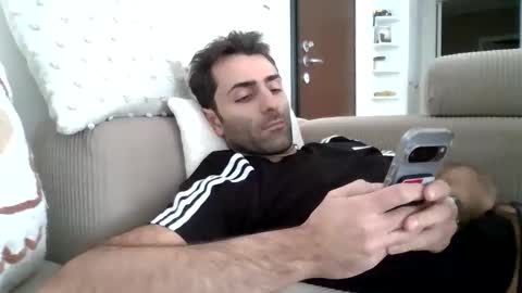 kikkus01 online show from November 27, 2025, 1:46 pm