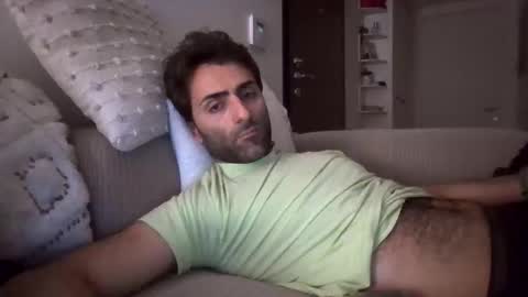 kikkus01 online show from April 12, 2026, 8:47 pm