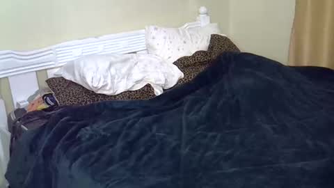 lolo online show from December 22, 2025, 7:44 pm