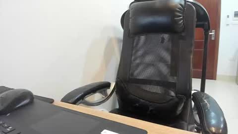 Kim online show from November 26, 2025, 6:58 am