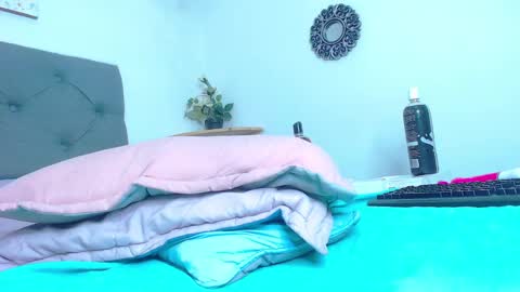 Snapshot of kim_clarck1 chatting on February 4, 2025, 6:25 am Kim online show from February 4, 2025, 6:25 am