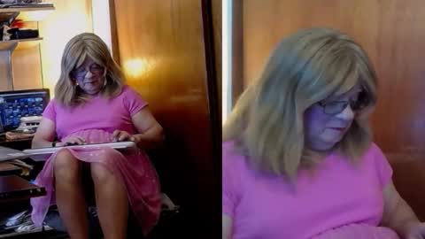 kim crossdresser     no nude room and clean chat only. online show from March 10, 2026, 2:55 pm