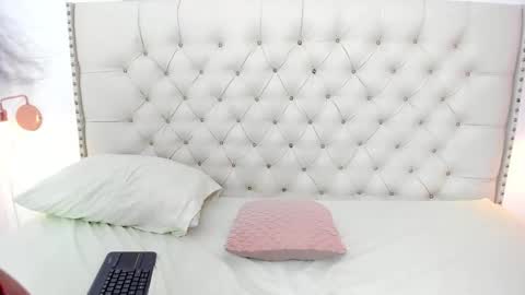 kim_eli online show from January 9, 2025, 8:11 pm