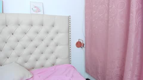 kim_eli online show from February 9, 2025, 10:54 pm