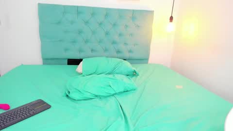 kim_eli online show from February 15, 2025, 11:14 pm