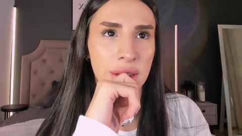 Snapshot of kim_oberlin chatting on November 10, 2025, 4:17 pm Kim Oberlin online show from November 10, 2025, 4:17 pm