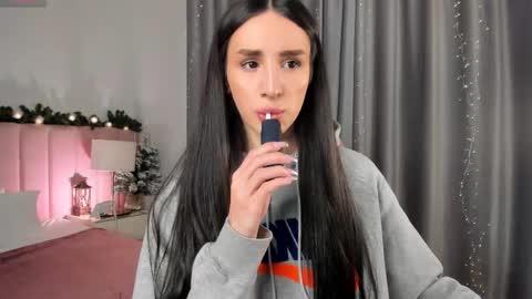 Snapshot of kim_oberlin chatting on January 10, 2026, 11:34 am Kim Oberlin online show from January 10, 2026, 11:34 am