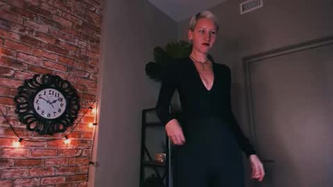 Snapshot of kim_waite chatting on September 18, 2025, 2:19 pm Kim online show from September 18, 2025, 2:19 pm