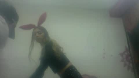 YENCYYY online show from December 1, 2025, 7:41 pm