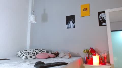 Kim  Yuk online show from December 5, 2024, 9:50 pm