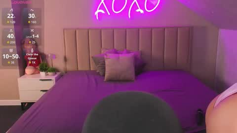 kimberlly_smith online show from November 24, 2025, 12:21 am