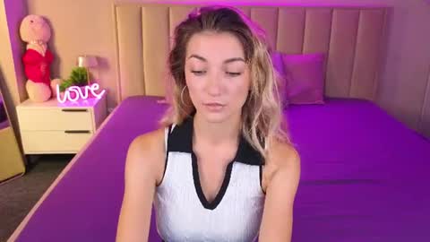 Snapshot of kimberlly_smith chatting on July 13, 2026, 11:18 pm kimberlly_smith online show from July 13, 2026, 11:18 pm