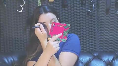 Snapshot of kimberly_swan_ chatting on January 26, 2025, 7:09 pm KIMBERLY SWAN online show from January 26, 2025, 7:09 pm