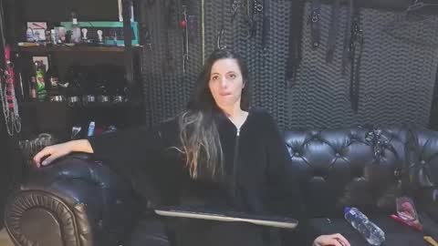 Snapshot of kimberly_swan_ chatting on February 18, 2025, 3:10 am KIMBERLY SWAN online show from February 18, 2025, 3:10 am