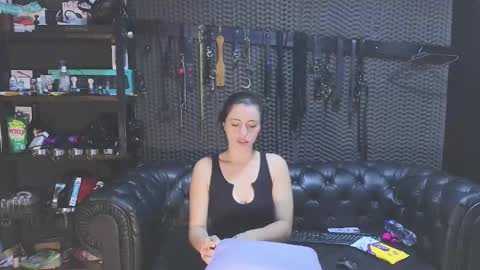 Snapshot of kimberly_swan_ chatting on February 18, 2025, 3:43 pm KIMBERLY SWAN online show from February 18, 2025, 3:43 pm