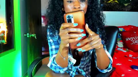 Kimberly Banks online show from December 5, 2024, 2:11 pm