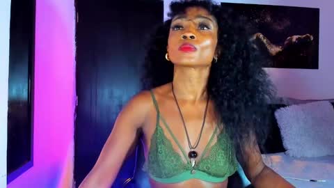 Kimberly Banks online show from January 21, 2025, 10:30 pm