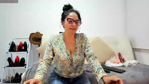 Snapshot of kimberlybirdhot chatting on July 14, 2026, 12:35 am Kimberly online show from July 14, 2026, 12:35 am
