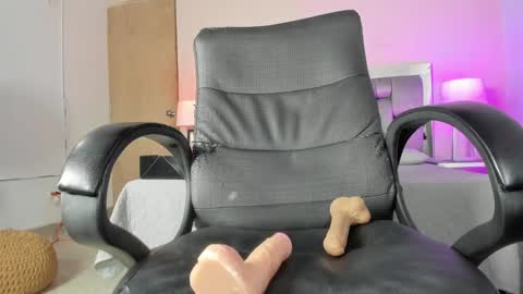 Snapshot of kimberlycoxxx chatting on February 20, 2025, 1:25 am kimberly online show from February 20, 2025, 1:25 am