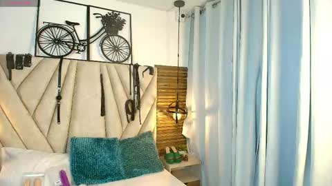 Snapshot of kimberlyfox_t chatting on May 6, 2026, 12:43 pm kimberlyfox_t online show from May 6, 2026, 12:43 pm