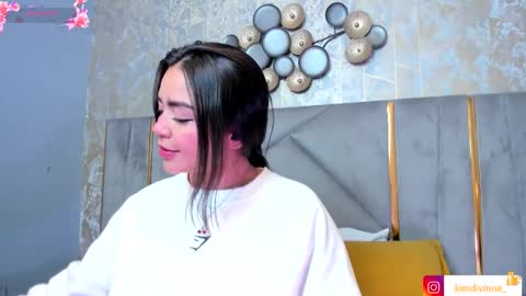  KIM  online show from November 19, 2025, 2:11 am