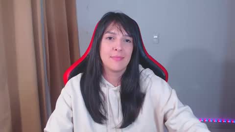 Snapshot of kimflexible_ chatting on January 5, 2025, 3:32 am Kim 3 online show from January 5, 2025, 3:32 am