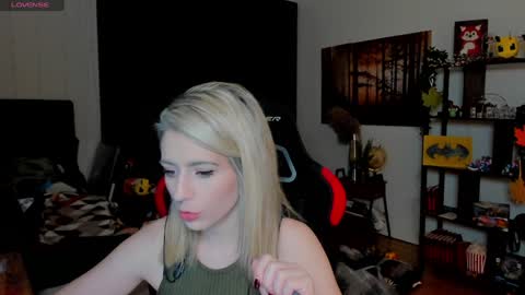 Wolfs Girl online show from November 1, 2025, 11:40 pm